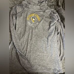 Pittsburgh Penguins lightweight hoodie. NWOT. Medium.